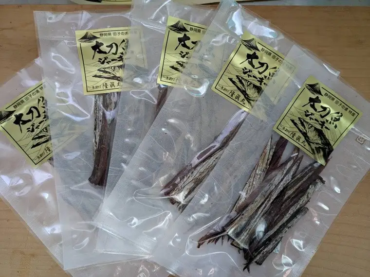 太刀魚ジャーキー 数量限定 10袋 特産 骨なし 手作り ジューシー おつまみ 魚介 珍味 冷蔵 魚 田子の浦港 富士市 [sf001-178]