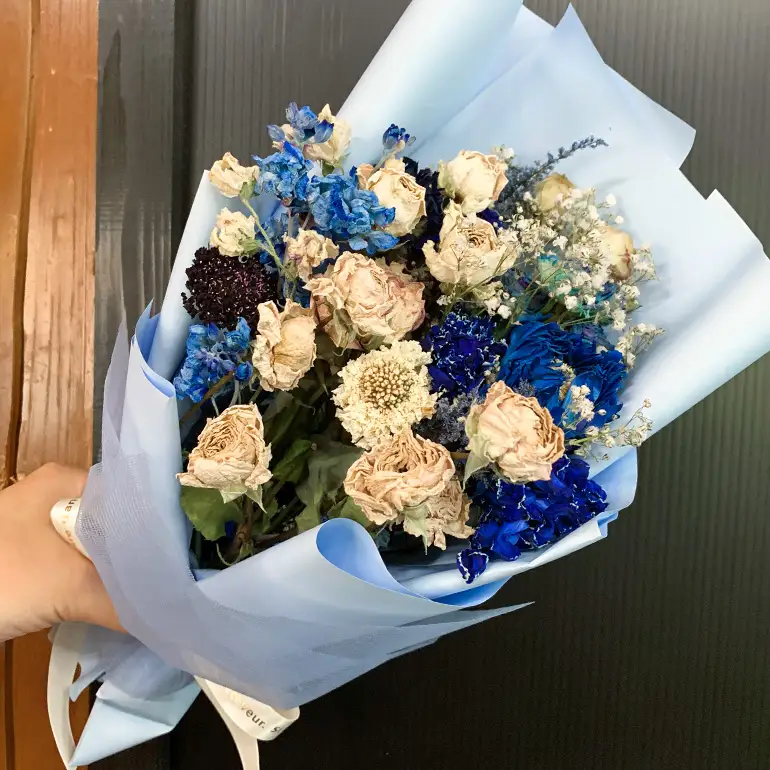 【ふるさと納税】ドライフラワー フラワーアレンジメント 縦50cm×横25cm おまかせ 花束 ブーケ スワッグ 神楽門前湯治村 萬珠沙華 広島 安芸高田市