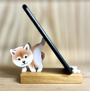 【ふるさと納税】【柴犬】＜犬のスマホスタンド ＞木工品 木工房ゆうむ インテリア グッズ 置物 木製のスマートフォン スタンド オブジェ 雑貨 グッズ 携帯置き 君は放物線を見たか？ トイプードル ポメラニアン 柴犬 フレンチブルドッグ アニマル 動物 わんこ