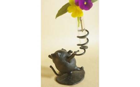 鉄工芸品 まん丸ねこちゃんのいちりんざし 手作り 鉄製 白川町 / 鉄の造形工房のぶアート＆クラフト[AWAU002]