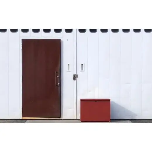 ベンチ型宅配ボックス takubo（色：カーディナルレッド）