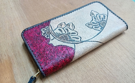 ☆世界にひとつだけ☆ L型小銭入れ付きファスナー財布☆女性と花☆ ディープレッド 山羊革 財布 お財布 長財布