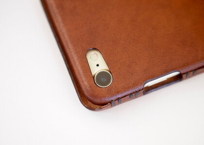 iPhoneケース　本革　ハンドメイド　SE（第二世代）