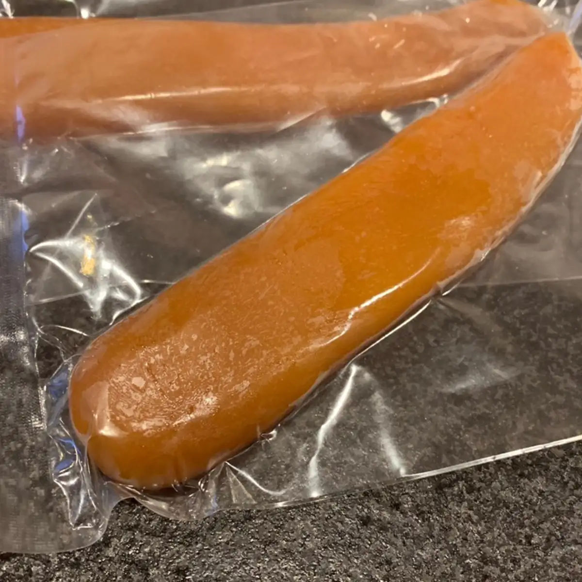 カラスミ 奥尻ワイン風味 国産 約40g 冷凍 叶寿司 | からすみ 唐墨 海鮮 魚卵 お酒のお供 肴 酒の肴 おつまみ あて 高級 珍味 海のチーズ 和食 和風 パスタ お取り寄せ グルメ | 北海道 奥尻町 送料無料
