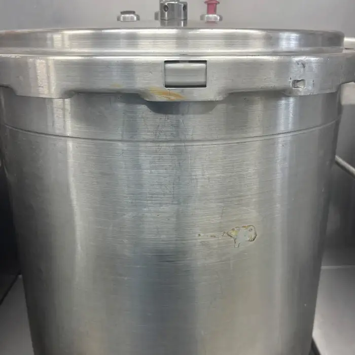639 常陸牛 牛すじ ボイル 250g×4パック（スープ500g付き）【茨城町農業公社】