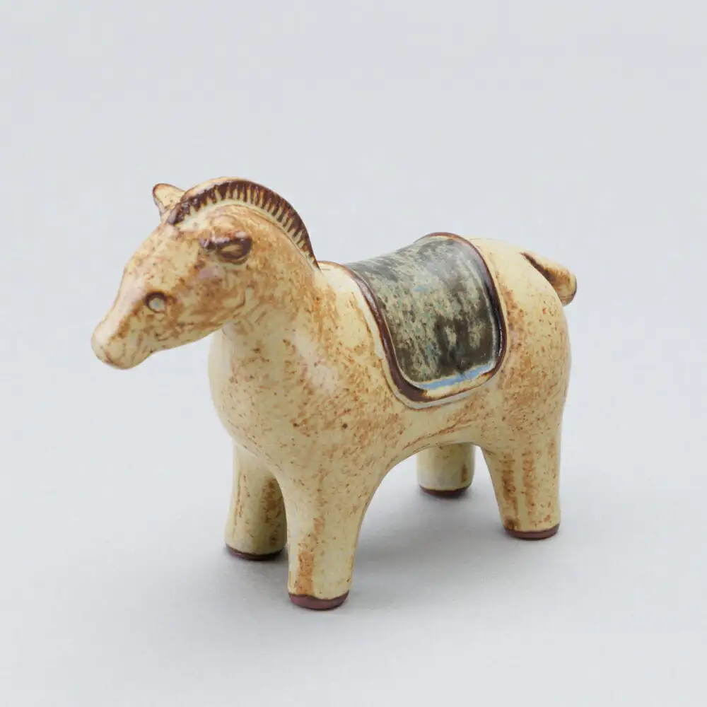 【瀬戸焼】オブジェ　木馬　黄色（D10）【かしわ窯】/ オブジェ インテリア 木馬  / 瀬戸市[BBAJ026]