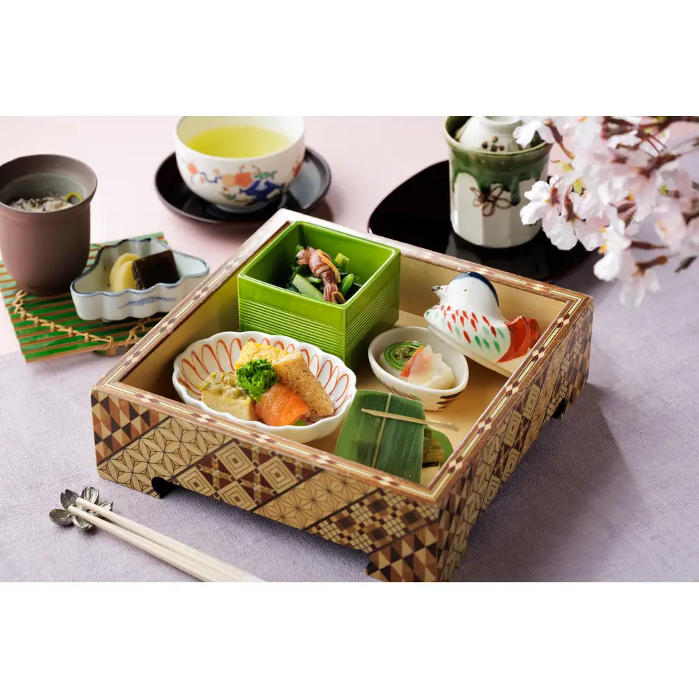 富士屋ホテル別館　旧御用邸　菊華荘で愉しむ四季彩アフタヌーンティー（1名様分）【予約限定】［アフタヌーンティ］