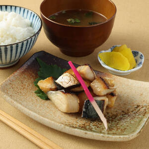 清水さばのカット干物（一口サイズ）140g×2パック サバ お弁当 おかず おつまみ 干物 ブランドゴマサバ 切り身 骨なし 鯖 さば サバ 魚 魚介類 冷凍食品 惣菜 海鮮 高知県 土佐清水市【R01781】