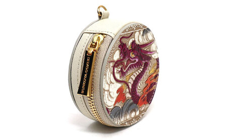 【文庫屋大関】マカロンポーチ 龍＜ワイン＞【皮革工芸品】 ポーチ ミニポーチ 小物入れ アクセサリー入れ イヤホン入れ 収納 保管ケース 手のひらサイズ  本革 革 皮革 工芸品 工芸 雑貨 ギフト プレゼント 日本製 東京