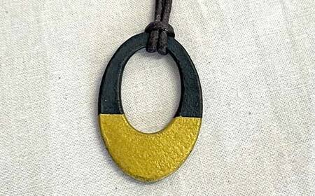 オリジナルペンダント 金彩オーバル 陶磁器 工芸品 森町 北海道 mr1-1026