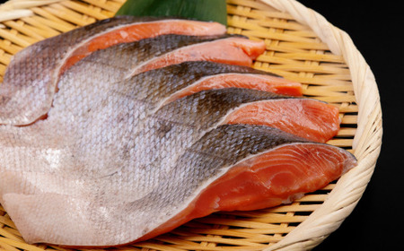 【ふるなびWEEK対象】朝食セット 天然新巻鮭＆紅鮭切身 各5切と網走湖産しじみ貝 2kg ABE116 | 鮭 しじみ