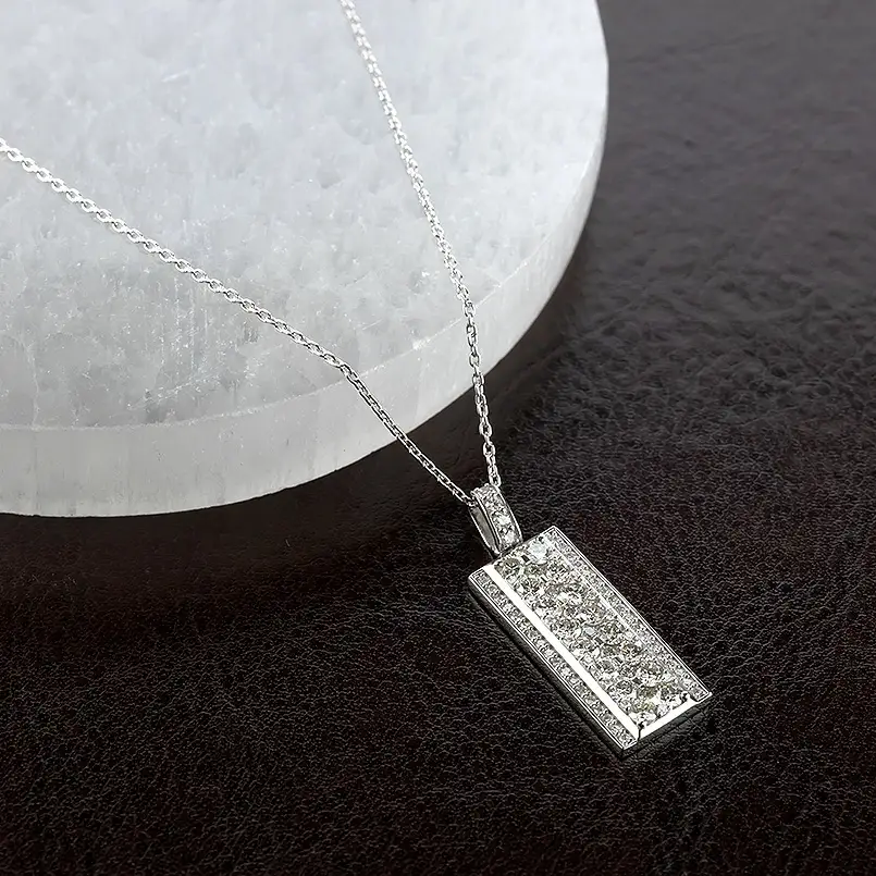 プラチナ ネックレス ダイヤモンド 1.5ct ペンダントトップ 大ぶり プレート ダイヤ バー ペンダント pt900 ジュエリー シンプル 天然石 宝石 普段 使い 人気250115ｈｙ200 SWAA244