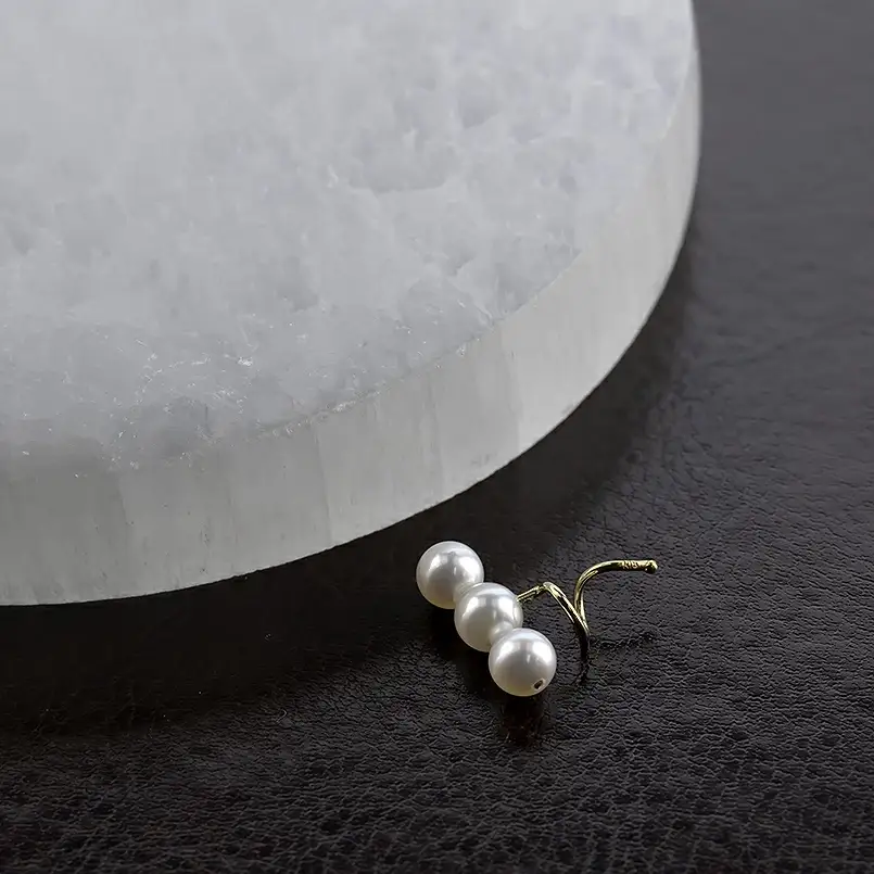 18金 ピアス レディース パール 片耳 キャッチのいらないピアス つけっぱなし 18k ゴールド アコヤ真珠 シンプル 真珠 イエローゴールドK18 キャッチナッシャー フォーマル カジュアル 普段 使い250311sh402yu SWAA249