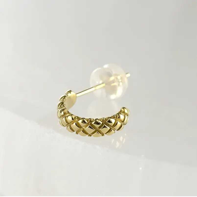 ヘビ 蛇 24金 純金 フープ ピアス ゴールド フープピアス スネーク 片耳 24k ウロコ 鱗 K24 金具18金 k18 お守り 巳年 干支 へび年 ジュエリー シンプル プレゼント 人気 普段 使い おしゃれ250207mro203 SWAA276