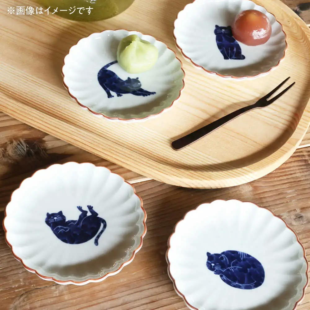 【波佐見焼】呉須猫 小皿 〈背伸び〉 3点セット 食器【西海陶器】[OA476]
