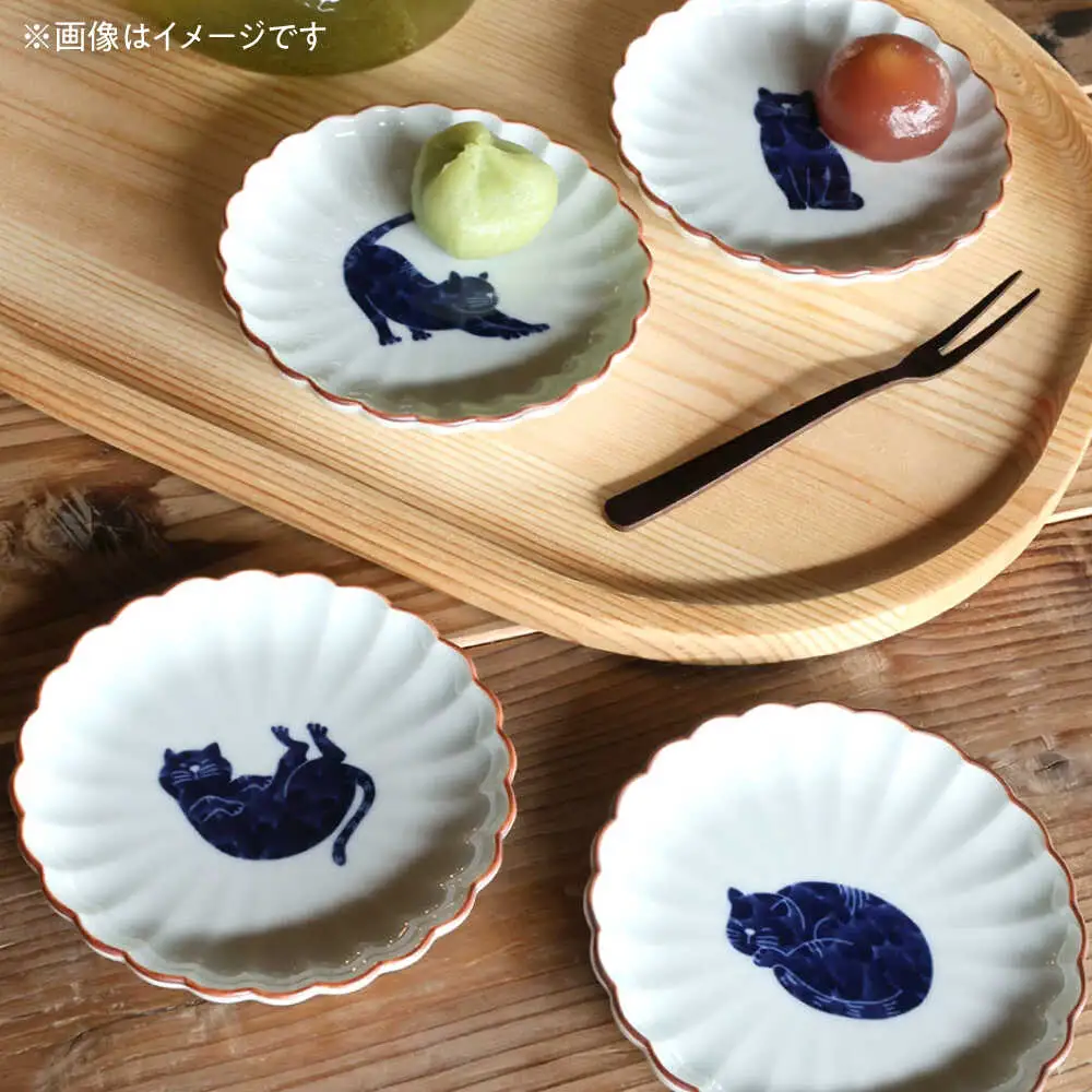 【波佐見焼】呉須猫 小皿 〈我慢〉 3点セット 食器【西海陶器】[OA478]