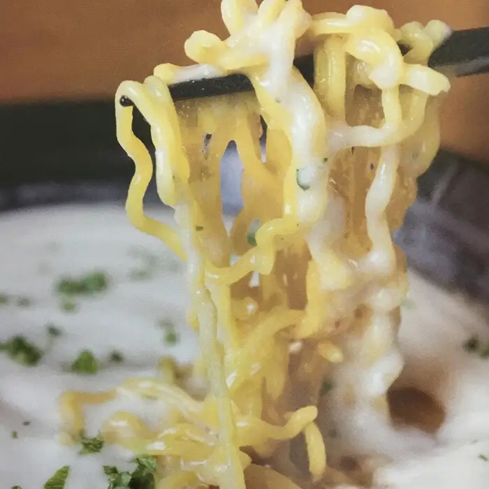 ニセコラーメンポテラのニセコポテラ4食セット（乾麺スープ付1人前入り×4個）【09126】