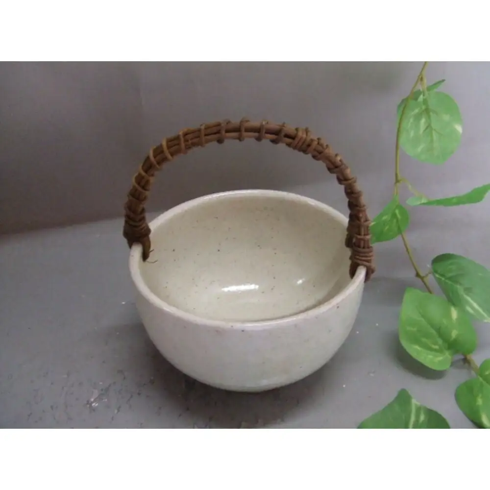 【信楽焼】つる付粉引無地花入れ・花瓶・　　花器 nha-044