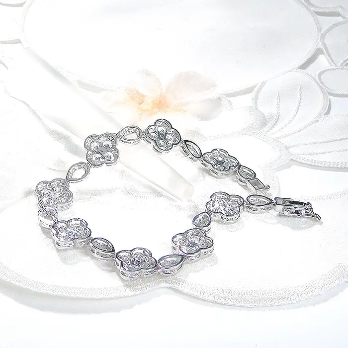 ブレスレット プラチナ Pt900 ダイヤモンド 4.5ct クローバー ドロップ モチーフ テニスブレスレット ゴージャス ダイヤモンドブレス ダイヤブレスレット 腕輪 四つ葉 豪華 レディース 【291-d-pt】 ALPAZ173