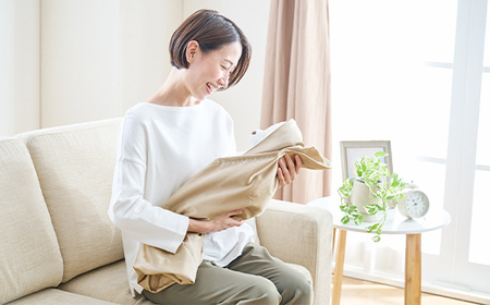 「毎日シルクに包まれて眠りたい」【中わた 富岡産シルク100％】 シルクおくるみ（ベビー） シャンパンゴールド シルク 絹 贈り物 ギフト 国産 F21E-429