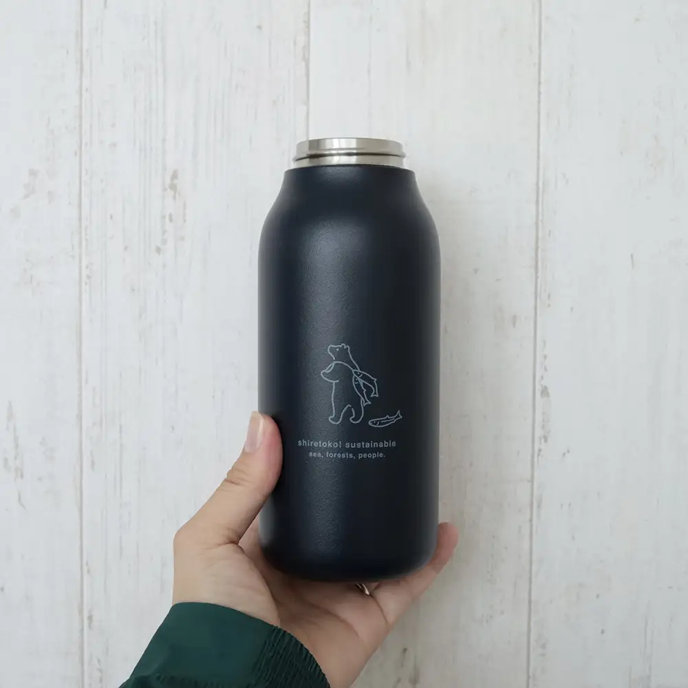 知床トコさん ウォーター タンブラー ネイビー 550ml×1本 蓋付き 軽量【KINTO】