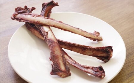 【 骨付き 鹿肉 ジャーキー 】約80g×2袋 高知県産 天然鹿肉 100％ 数量限定 鹿 シカ あばら骨 ジビエ おやつ ペットフード ドッグフード 中型犬 大型犬