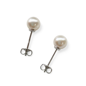 真珠 ピアス 6.0mm SV シルバー アコヤ真珠 アクセサリー ファッション akoya パール フォーマル カジュアル プレゼント ギフト 贈り物 贈答品 お祝い 誕生日 記念日 冠婚葬祭 慶事 弔事 結婚式 卒業式 入学式 国産 三重県 伊勢 志摩 南伊勢町 / パールシルバーピアス6.0mm