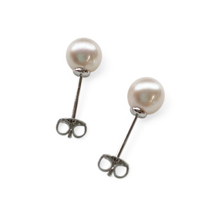 真珠 ピアス 6.5mm SV シルバー アコヤ真珠 アクセサリー ファッション akoya パール フォーマル カジュアル プレゼント ギフト 贈り物 贈答品 お祝い 誕生日 記念日 冠婚葬祭 慶事 弔事 結婚式 卒業式 入学式 国産 三重県 伊勢 志摩 南伊勢町 / パールシルバーピアス6.5mm