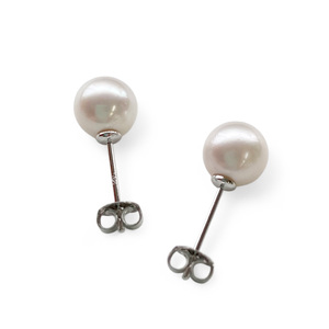 真珠 ピアス 7.5mm SV シルバー アコヤ真珠 アクセサリー ファッション akoya パール フォーマル カジュアル プレゼント ギフト 贈り物 贈答品 お祝い 誕生日 記念日 冠婚葬祭 慶事 弔事 結婚式 卒業式 入学式 国産 三重県 伊勢 志摩 南伊勢町 / パールシルバーピアス7.5mm