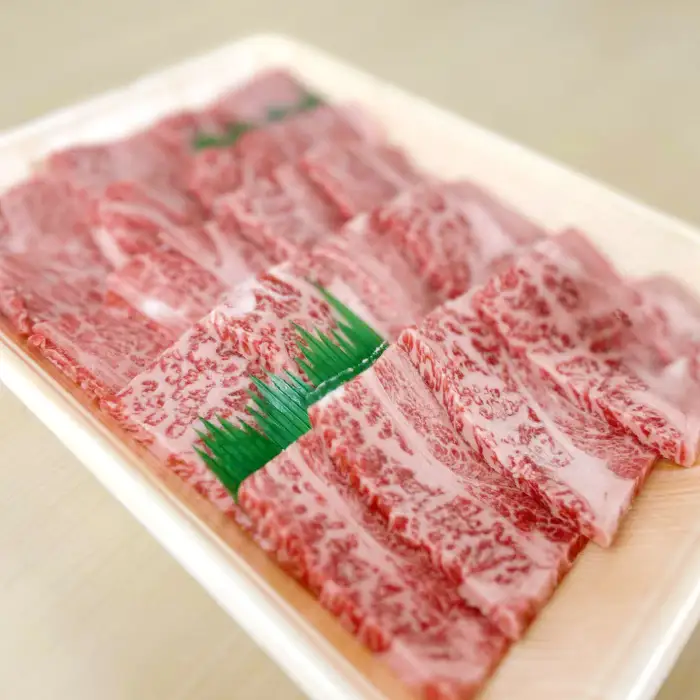 「石見銀山和牛」肩ロース焼肉【 焼肉 焼き肉 肩ロース 牛肉 石見銀山和牛 和牛 霜降り 黒毛和牛 ろーす プレゼント ギフト 贈り物 】