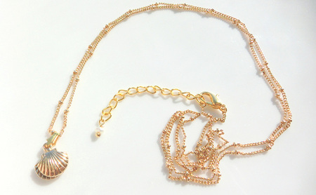 scallop long necklace ネックレス アクセサリー 貝殻 1個 [Q]handmadejewely【海 ゴールド  ロングチェーン シンプル 貝 パール 可愛い ハンドメイド ジュエリー 手作り  職人 上品 大人な雰囲気 ギフト プレゼント ラッピング 結婚式 普段使い】