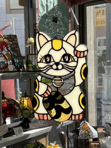 〈開運〉ステンドグラスのオリジナル招き猫【黒/厄除け】　cs00001-3　塩竈市　塩竈　ステンドグラス教室andカフェ　CERES