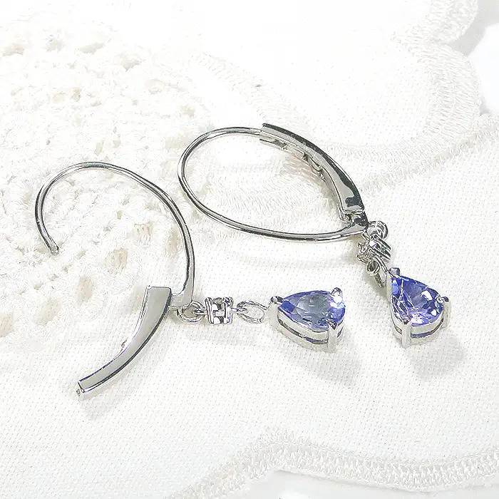 ピアス プラチナ Pt900 タンザナイト ダイヤモンド 0.06ct フレンチフックピアス レディース ペアシェイプ 雫 揺れるピアス キャッチレス クリスマス 12月 誕生石 ジュエリー 【f284-pt-ps-ta】 ALPAZ194