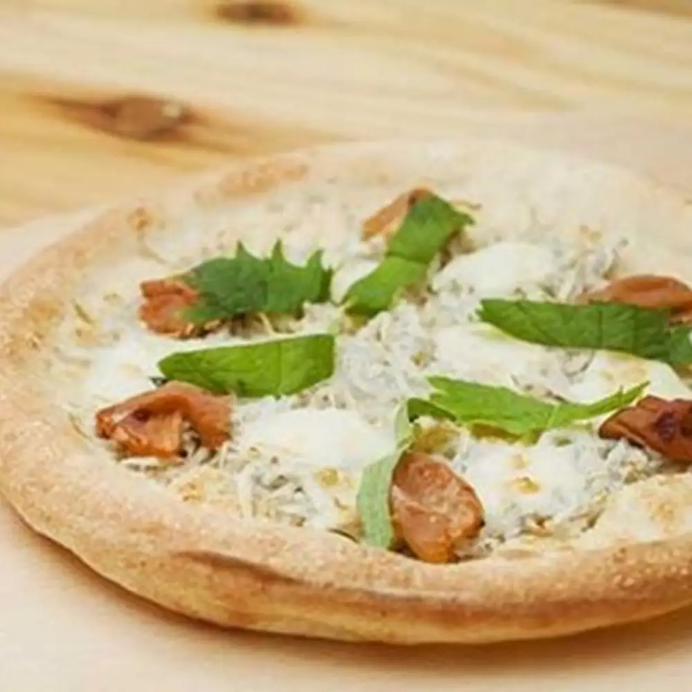 手作り極上冷凍ピザ「福良湾の釜揚げしらすと梅肉PIZZA」３枚セット