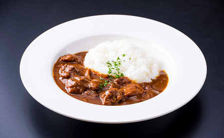 カレー【定期便3回】もとぶ牧場ビーフカレーギフトセット（180g×4食）