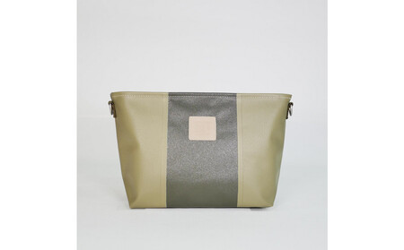 TENT BAG HENRY.02　防水ショルダーバッグ【カーキ】 AJU0006VC04