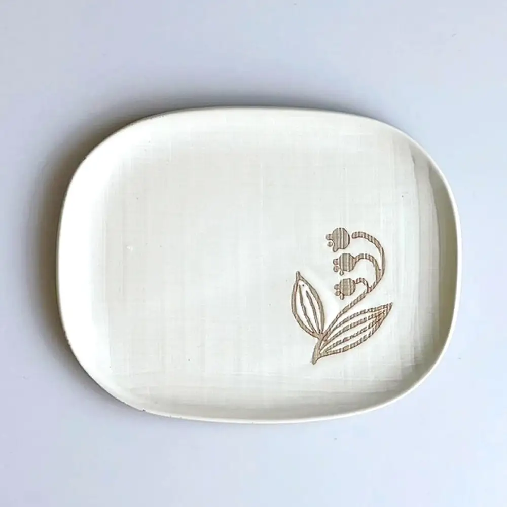 【瀬戸焼】 suzuran 中皿 2枚 (白) 【カネ三商店】 / 食器 皿 プレート ギフト / 瀬戸市[BBDD080]