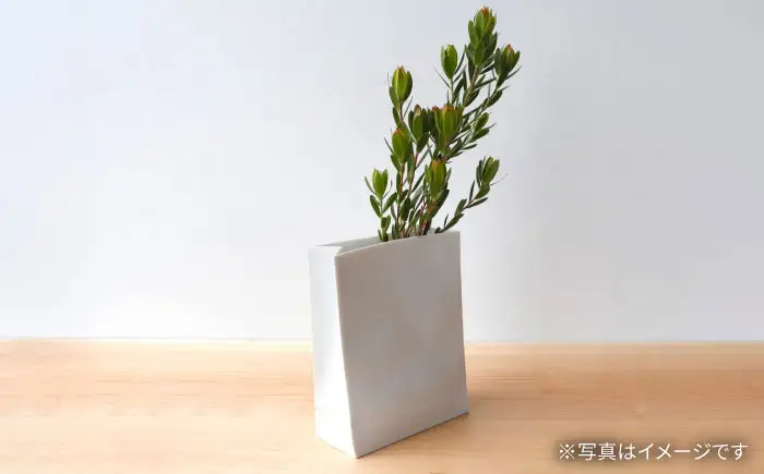 【瀬戸焼】スーパーバッグ#1 花器 ホワイト 【セラミック・ジャパン】 / 花瓶 インテリア ギフト プレゼント / 瀬戸市[BBBC019]