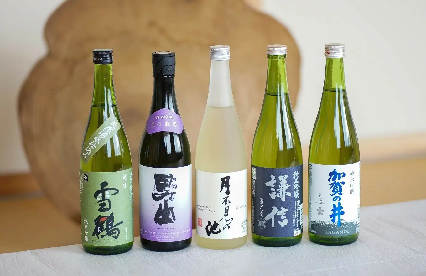 ＼専門家厳選／糸魚川五蔵の飲み比べ 720ml×5本 『加賀の井』『謙信』『月不見の池』『根知男山』『雪鶴』純米吟醸セット 四合瓶 日本酒 地酒 新潟 糸魚川 ギフト ビーリフト合同会社