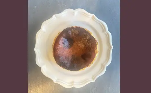 グルテンフリーチーズケーキ専門店の「バスクチーズケーキ」（12cm）冷凍　