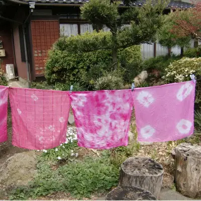 桶川産べに花でつくる体験「べに花染め」「べに花リース」