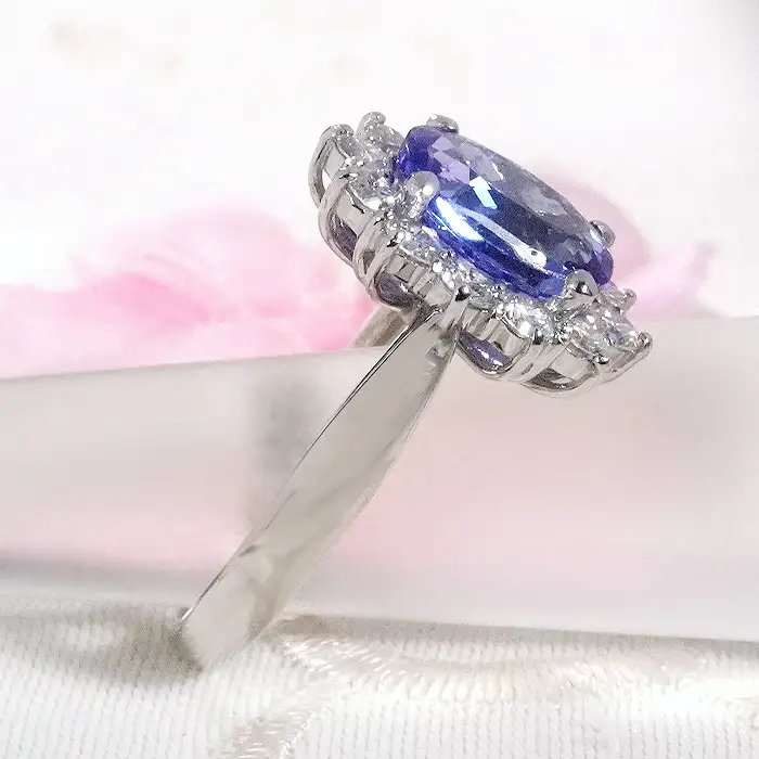 指輪 レディース リング プラチナ PT900 オーバル タンザナイト 約2ct ダイヤモンド0.6ct 取り巻き 誕生石 大粒 アンティーク ジュエリー 山梨県 南アルプス市 【f297-ta-pt】 ALPAZ208