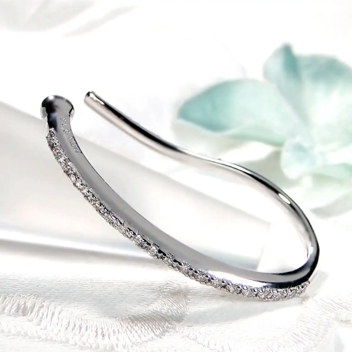 K10WG【0.13ct】ダイヤモンド イヤーカフ 片耳用 CSP00061 SWAV083-c