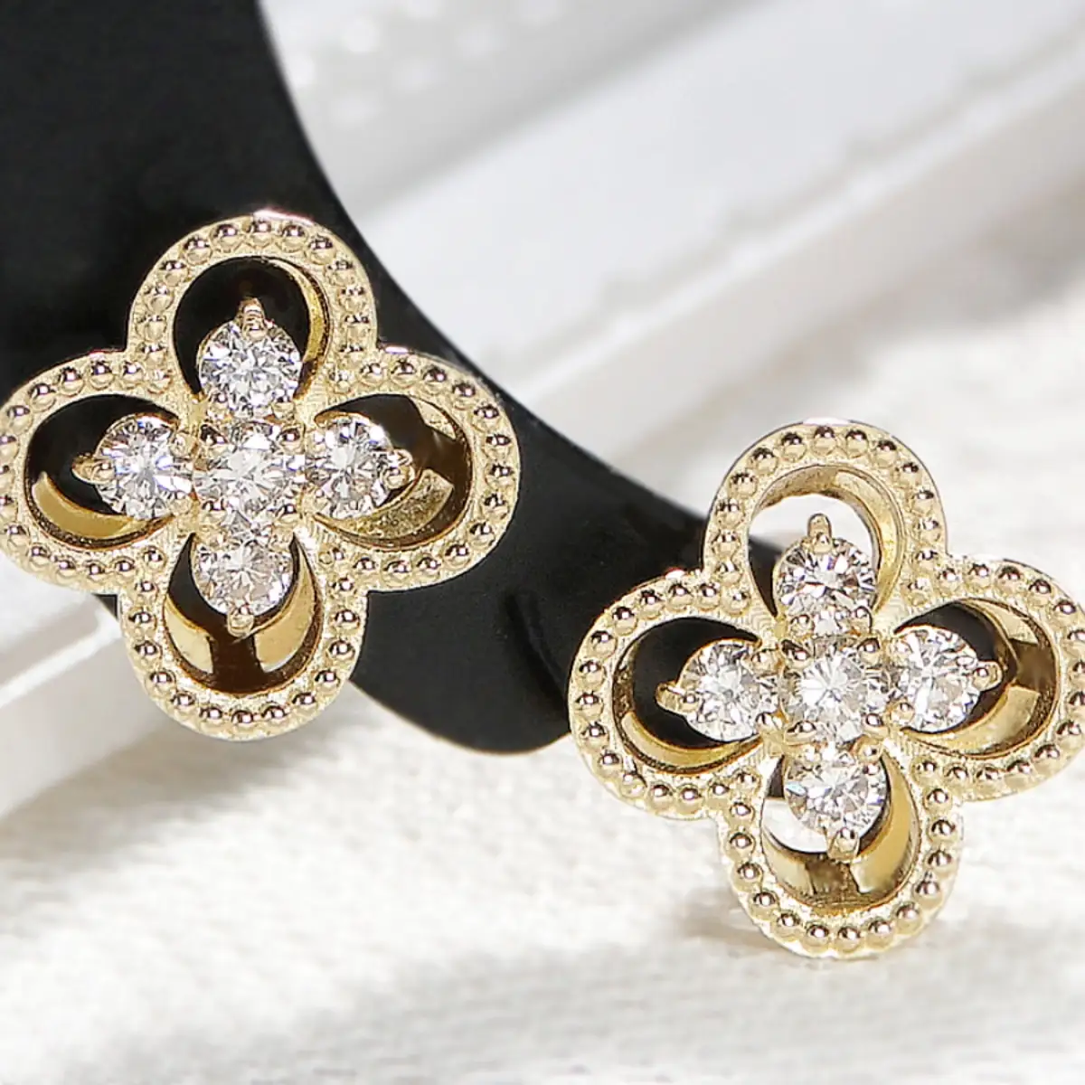 K18YG【0.26ct】ダイヤモンド クローバー ピアス CSP00048-18Y SWAV086-a
