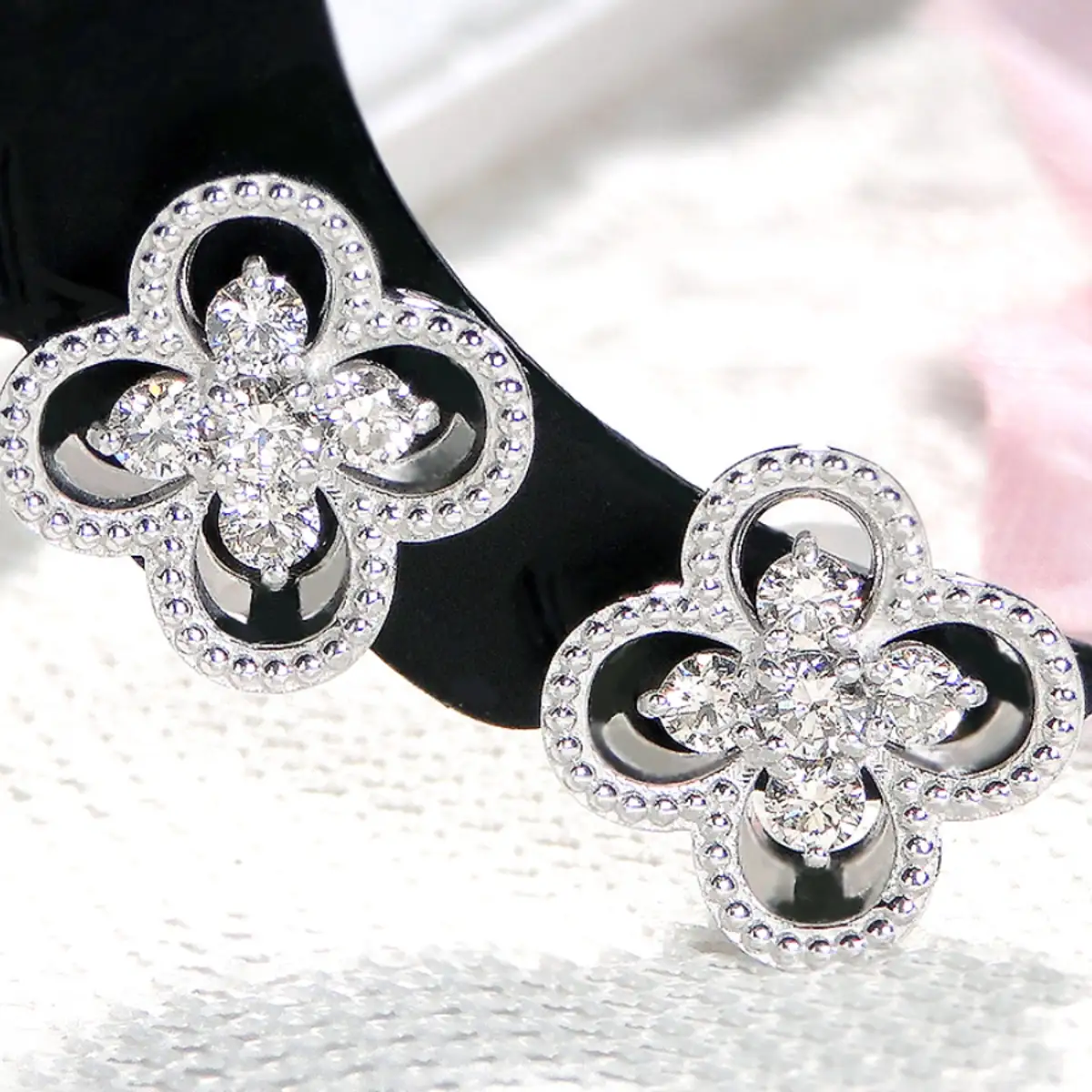Pt９００【0.26ct】ダイヤモンド クローバー ピアス CSP00047-PT SWAV086-b
