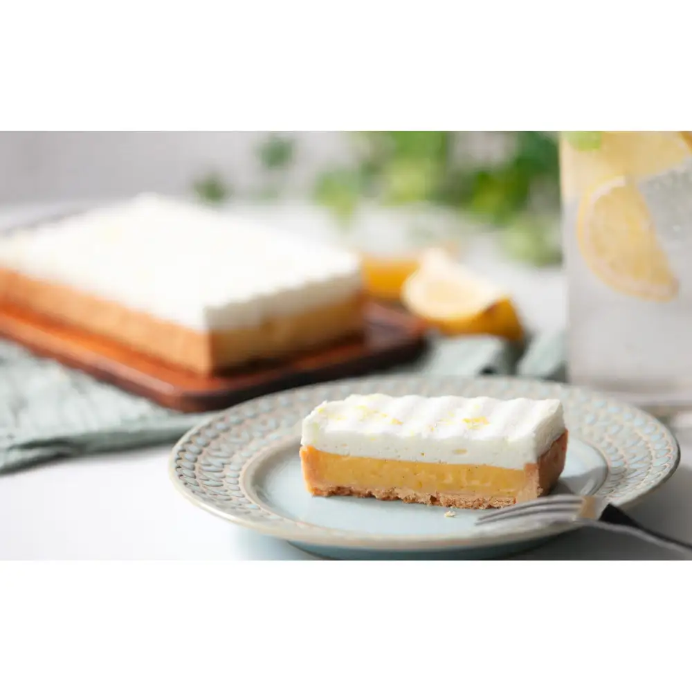 自家製 タルト・オ・シトロン・ムランゲ (4号相当)冷凍 Tarte au citron et meringue à la crème chantilly｜ア・ターブル！