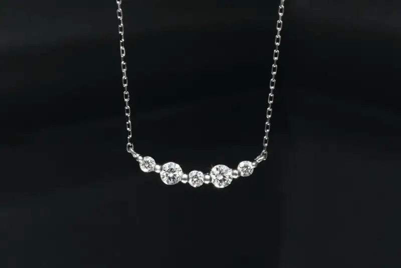 Pt900ラインデザインダイヤペンダントネックレス N457DI-P