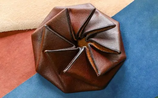 【neoclassic】 牛本革 コインケース （Dark Brown） 牛革 本革 レザー 姫路レザー 小銭入れ カードポケット付き 花紋折り 北海道 小樽市