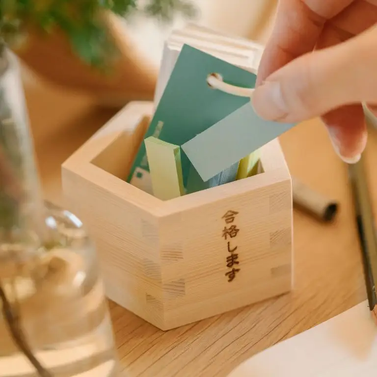 岐阜県大垣市の特産品　枡組の技術を駆使した五角形の枡　合格セット(合格します+合格ストラップ)