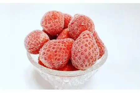 完熟冷凍いちご 約1kg ＜数量限定！！＞ フレッシュベリーの完熟冷凍いちご！大中小サイズ混合約１kg やよいひめ・かおり野・紅ほっぺ・もういっこ ≪イチゴ 苺 ジャム ヨーグルト おやつ≫